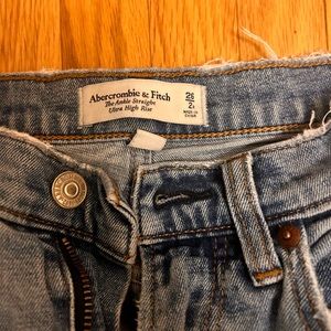 Abercrombie and Fit h W26/L32 high rise straight leg